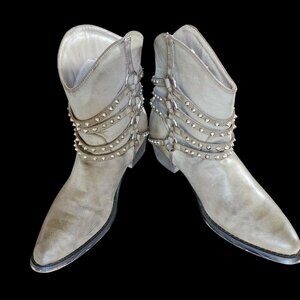 Southwestern Style Gray Block Heel Ankle Cowgirl Boots w/Studded Straps Sz.‎ 10M